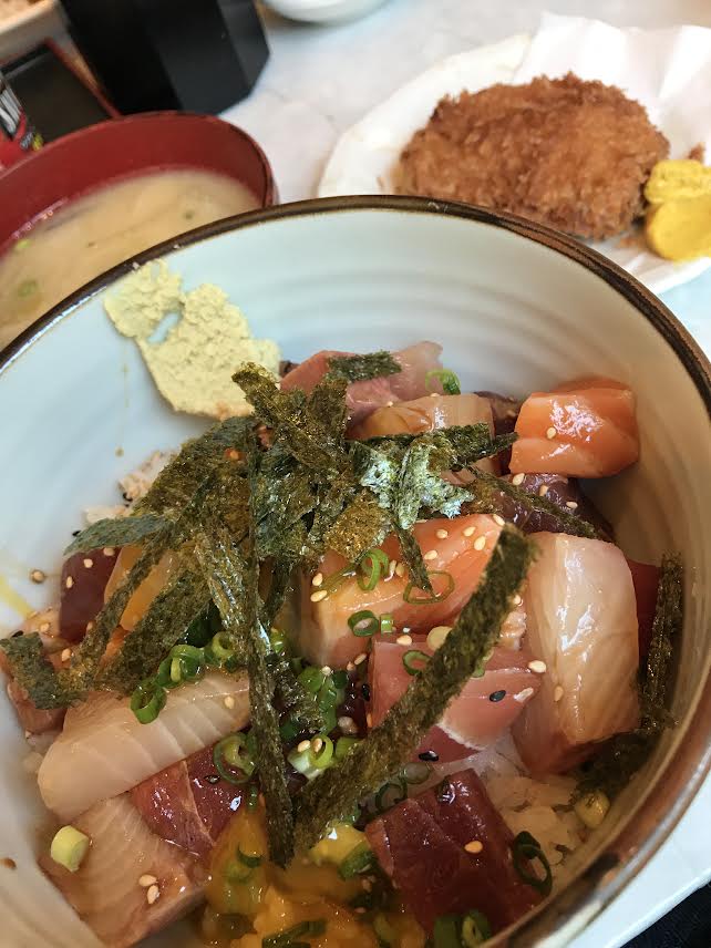 てっ平のゴマミックス丼